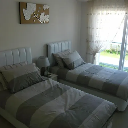 Wonderful 2 Bed First Floor Home In An Outstanding Community, Ticks Every Box * シダ
