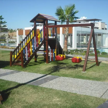 Wonderful 2 Bed First Floor Home In An Outstanding Community, Ticks Every Box シダ